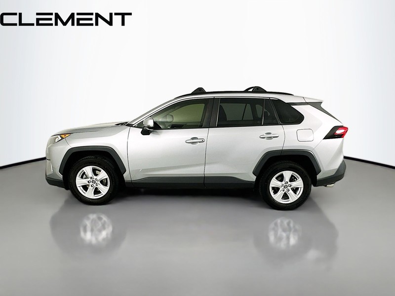 Toyota RAV4 Vehicle Full-screen Gallery Image 4