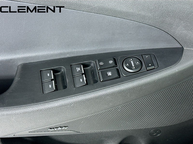 Hyundai Tucson Vehicle Image 28