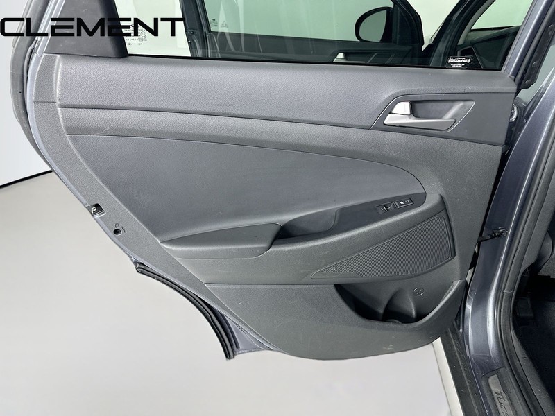 Hyundai Tucson Vehicle Image 33