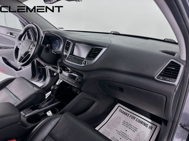 Hyundai Tucson Vehicle Image 36