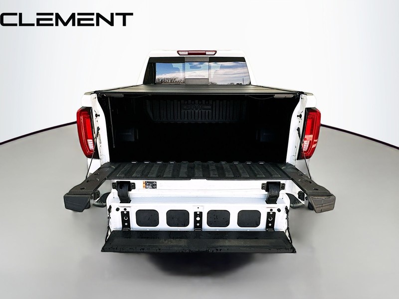 GMC Sierra 1500 Limited Vehicle Full-screen Gallery Image 9