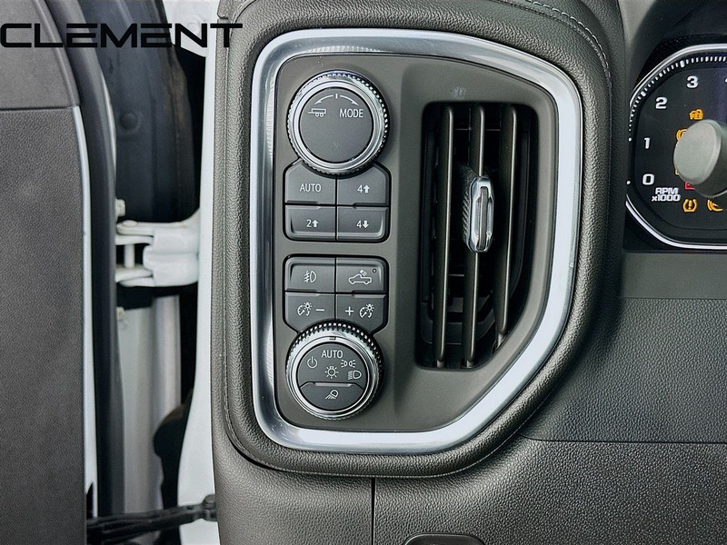 GMC Sierra 1500 Limited Vehicle Full-screen Gallery Image 12