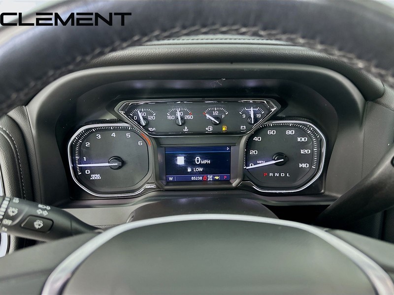 GMC Sierra 1500 Limited Vehicle Full-screen Gallery Image 17