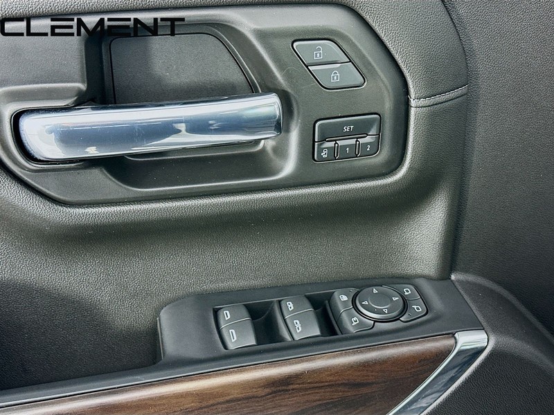 GMC Sierra 1500 Limited Vehicle Full-screen Gallery Image 27