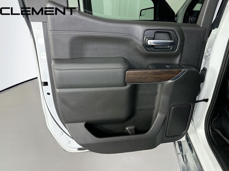 GMC Sierra 1500 Limited Vehicle Full-screen Gallery Image 32