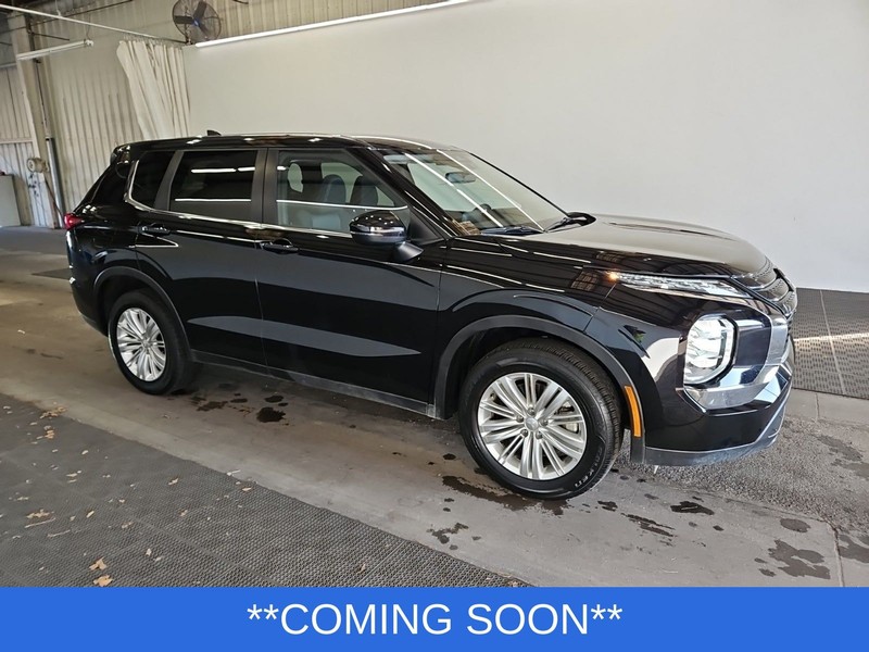 Mitsubishi Outlander Vehicle Image 02