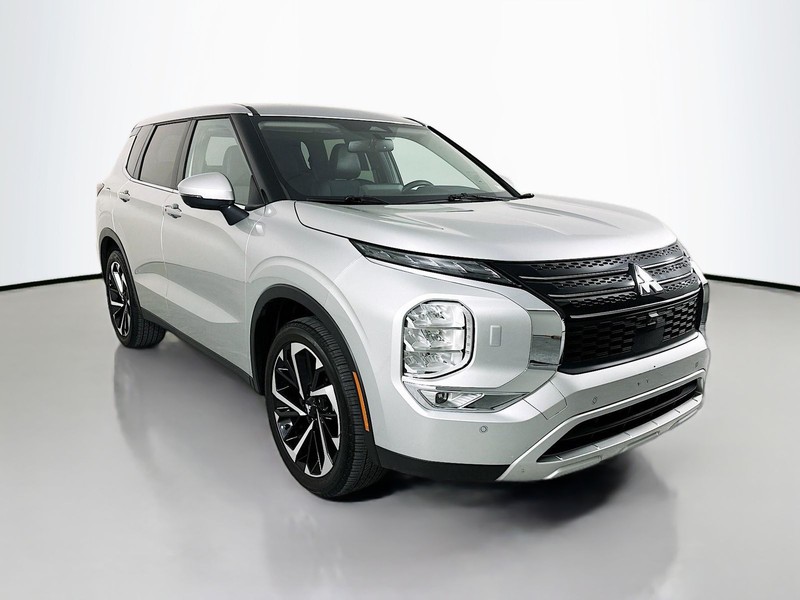 Mitsubishi Outlander Vehicle Full-screen Gallery Image 3