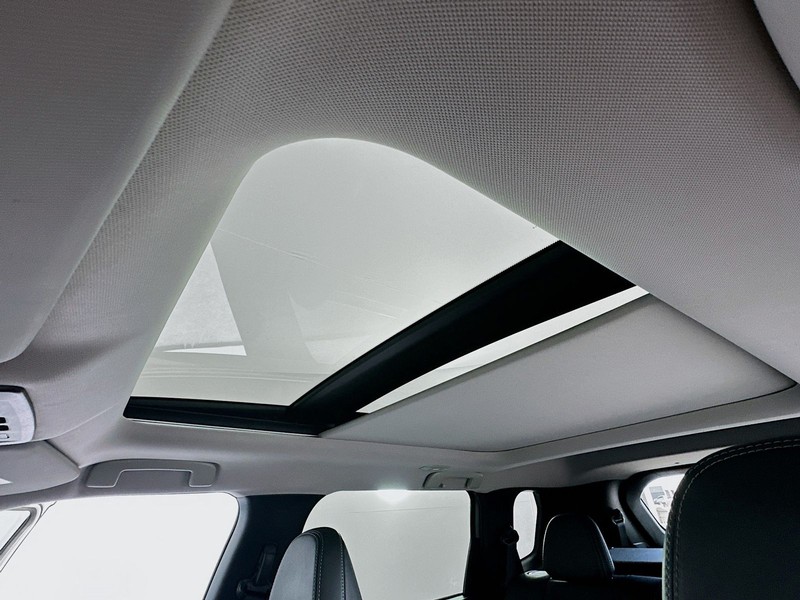 Mitsubishi Outlander Vehicle Full-screen Gallery Image 20