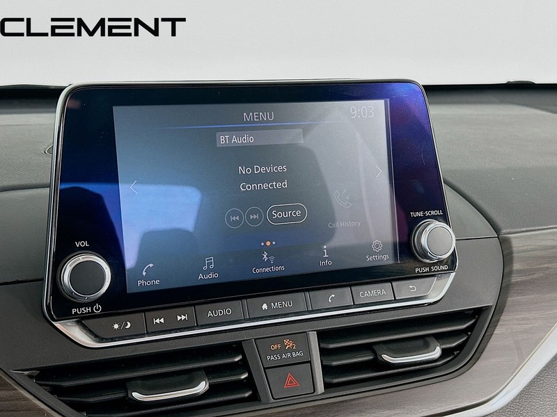 Nissan Altima Vehicle Full-screen Gallery Image 18