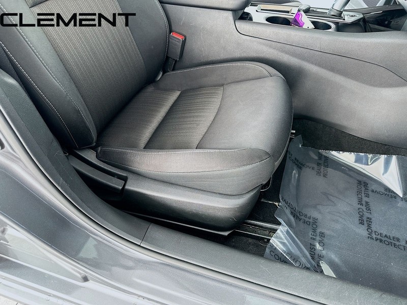 Nissan Altima Vehicle Full-screen Gallery Image 31