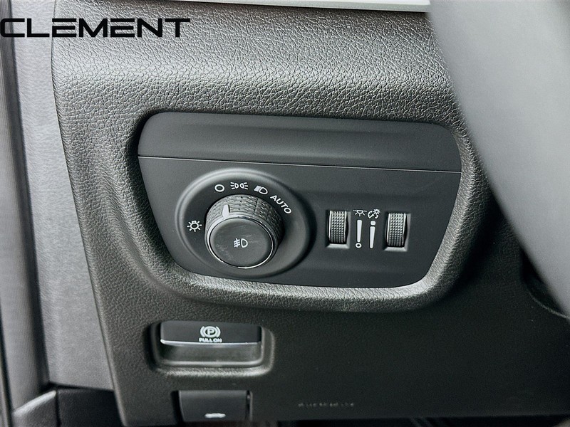 Jeep Grand Cherokee L Vehicle Image 13