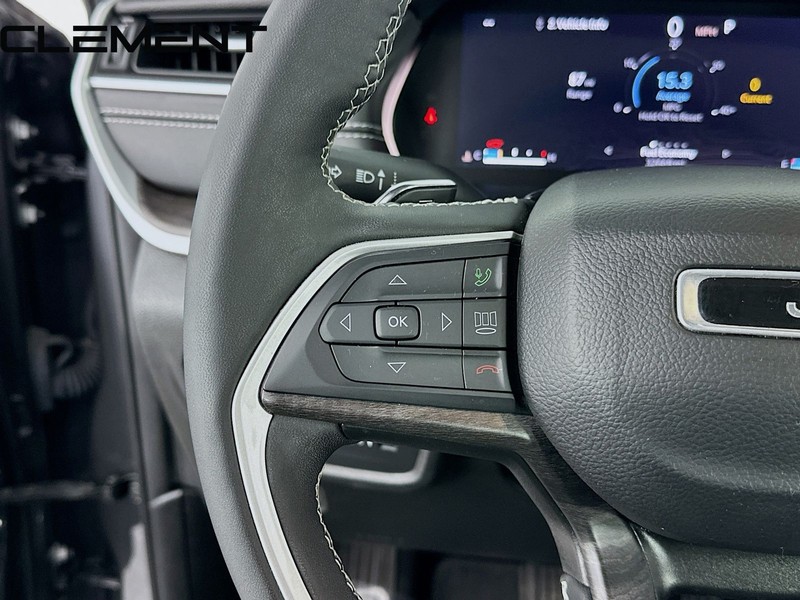 Jeep Grand Cherokee L Vehicle Image 15