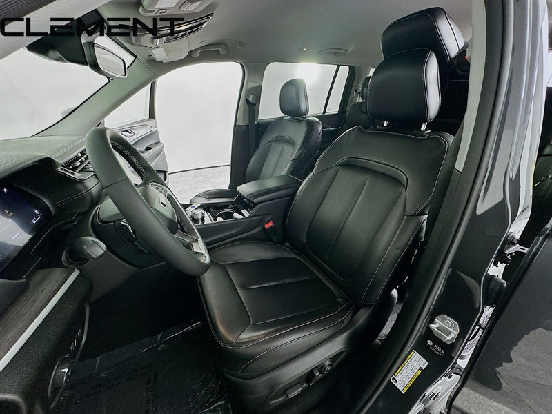 Jeep Grand Cherokee L Vehicle Image 29