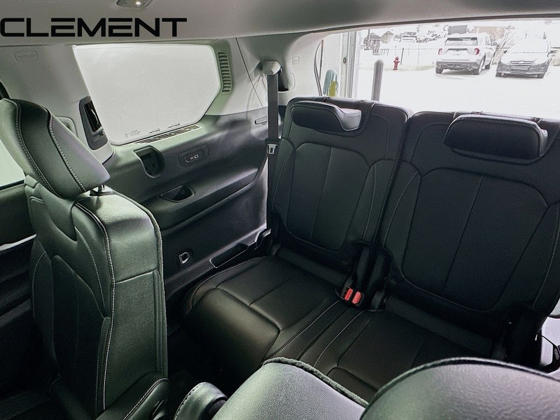 Jeep Grand Cherokee L Vehicle Image 33