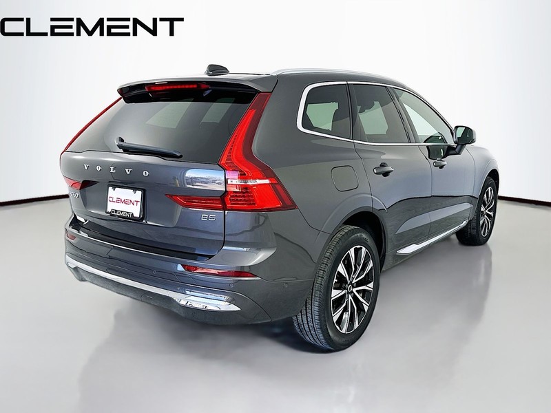 Volvo XC60 Vehicle Full-screen Gallery Image 6