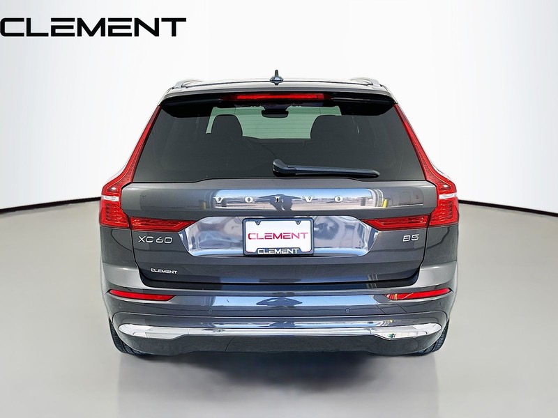 Volvo XC60 Vehicle Full-screen Gallery Image 7