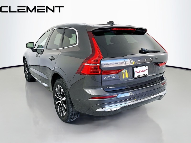 Volvo XC60 Vehicle Full-screen Gallery Image 8