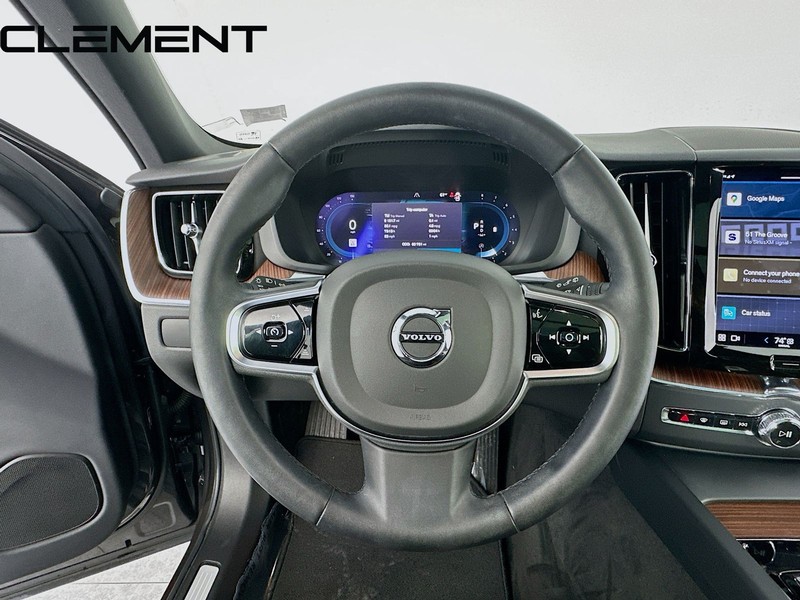 Volvo XC60 Vehicle Full-screen Gallery Image 13