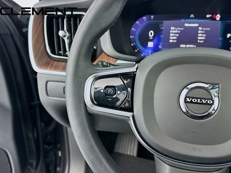 Volvo XC60 Vehicle Full-screen Gallery Image 14