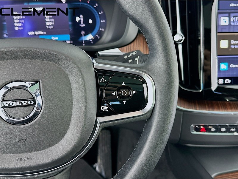 Volvo XC60 Vehicle Full-screen Gallery Image 16