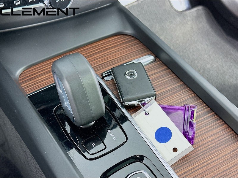 Volvo XC60 Vehicle Full-screen Gallery Image 22