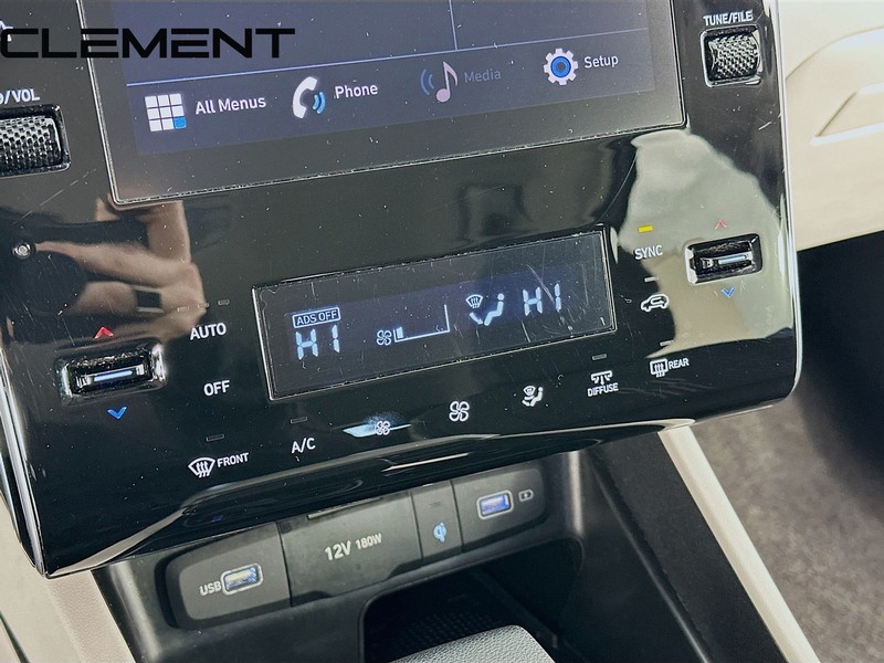 Hyundai Tucson Vehicle Full-screen Gallery Image 21