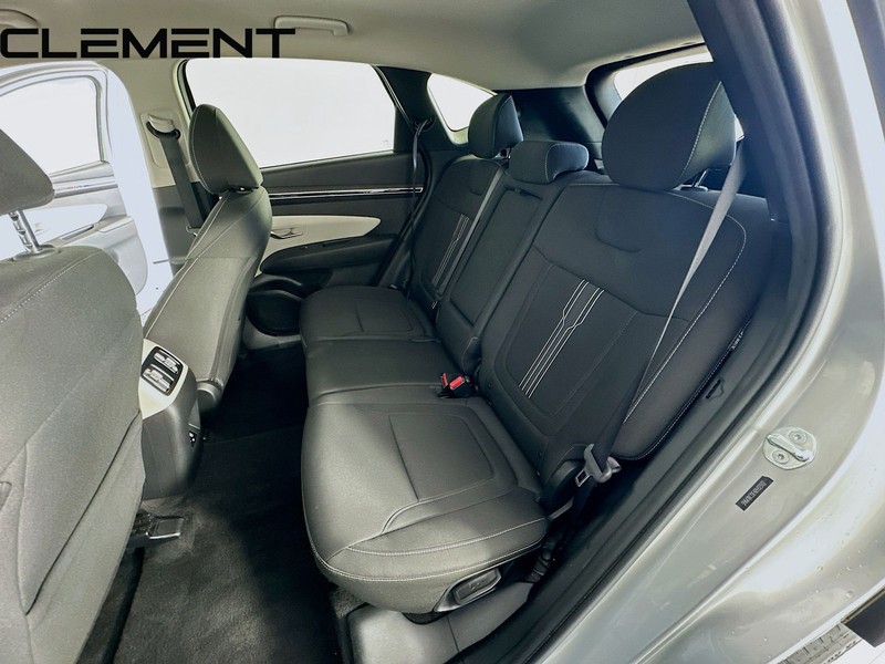 Hyundai Tucson Vehicle Full-screen Gallery Image 31