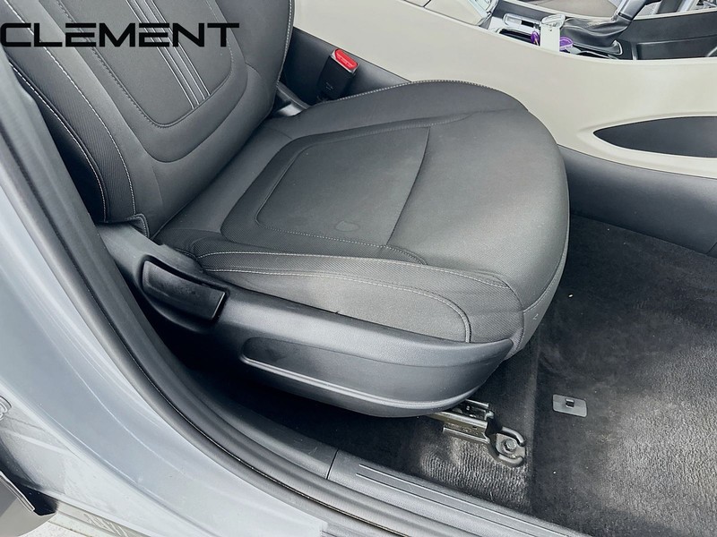 Hyundai Tucson Vehicle Full-screen Gallery Image 32