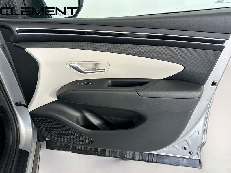 Hyundai Tucson Vehicle Full-screen Gallery Image 34