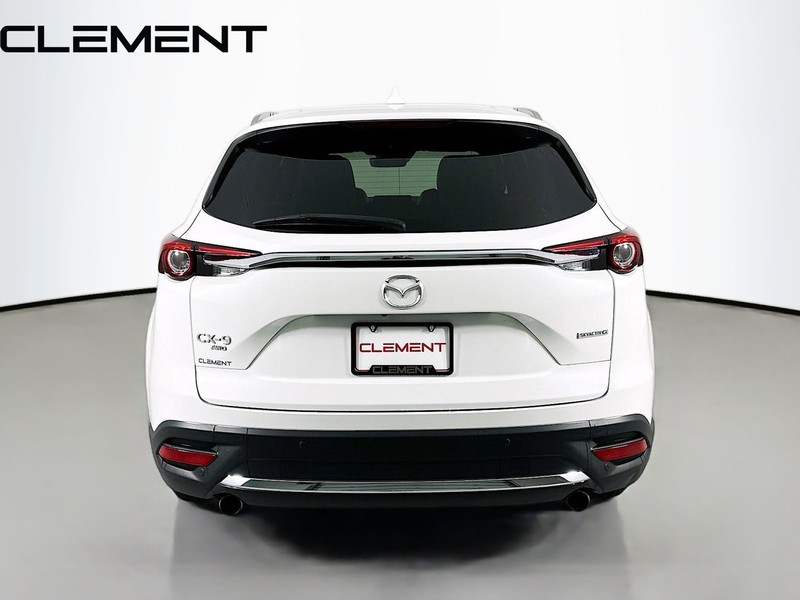 Mazda CX-9 Vehicle Full-screen Gallery Image 7