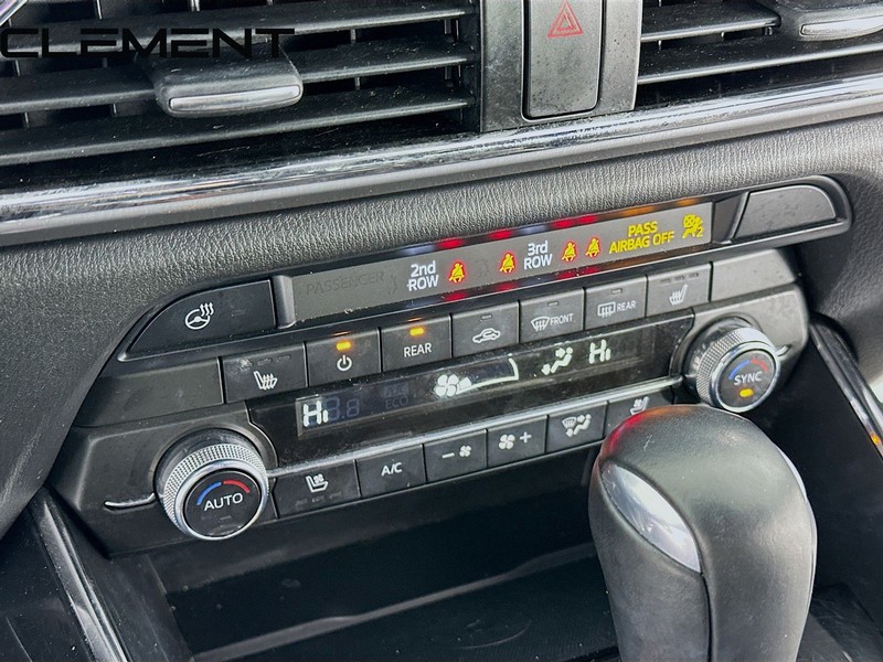 Mazda CX-9 Vehicle Full-screen Gallery Image 21