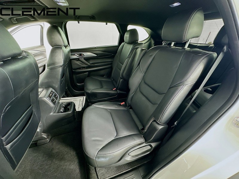 Mazda CX-9 Vehicle Full-screen Gallery Image 33