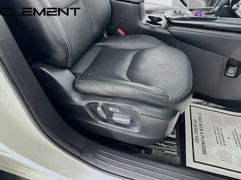 Mazda CX-9 Vehicle Full-screen Gallery Image 36