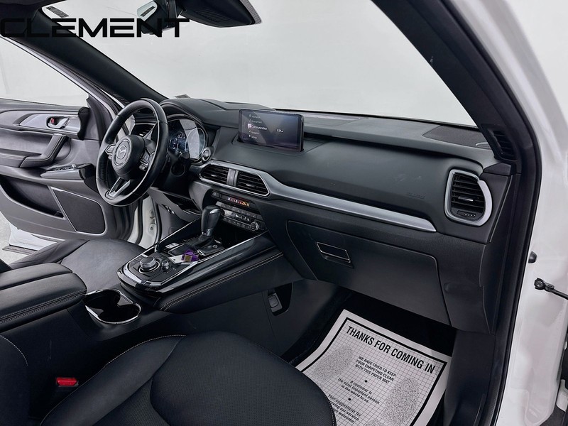 Mazda CX-9 Vehicle Full-screen Gallery Image 37