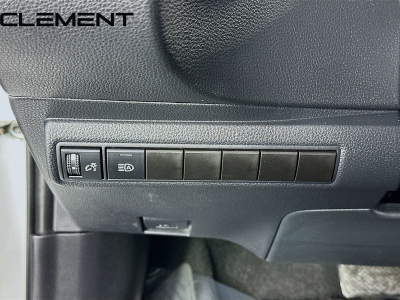 Toyota Corolla Vehicle Image 13