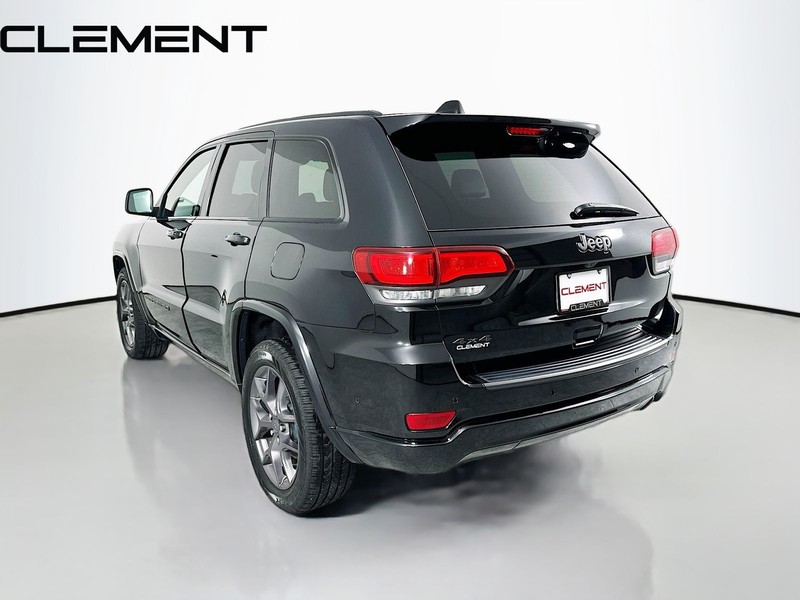 Jeep Grand Cherokee Vehicle Image 10