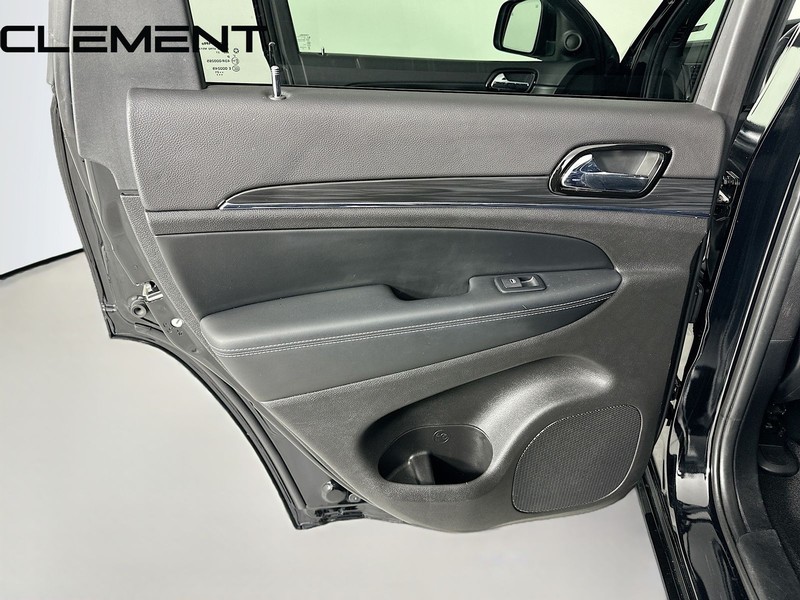 Jeep Grand Cherokee Vehicle Image 32