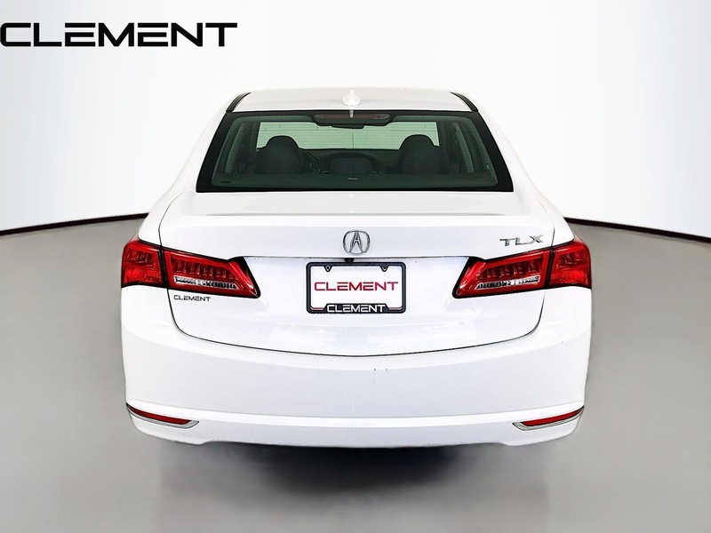 Acura TLX Vehicle Full-screen Gallery Image 8