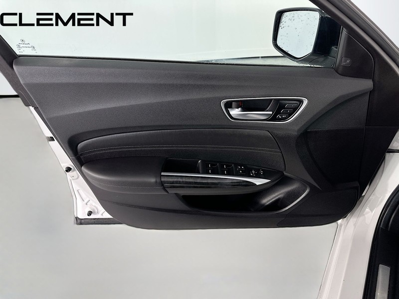 Acura TLX Vehicle Full-screen Gallery Image 27