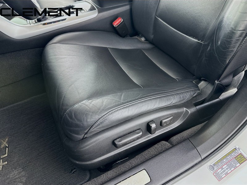 Acura TLX Vehicle Full-screen Gallery Image 28