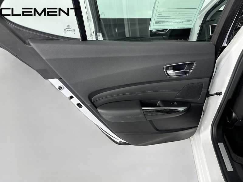 Acura TLX Vehicle Full-screen Gallery Image 30