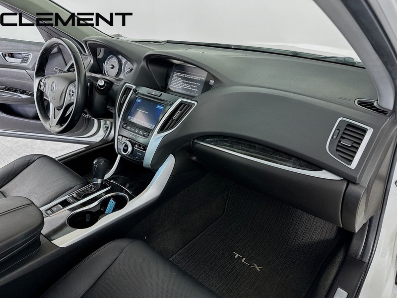 Acura TLX Vehicle Full-screen Gallery Image 34