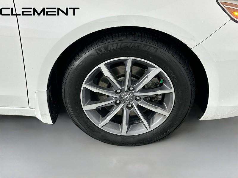 Acura TLX Vehicle Full-screen Gallery Image 36