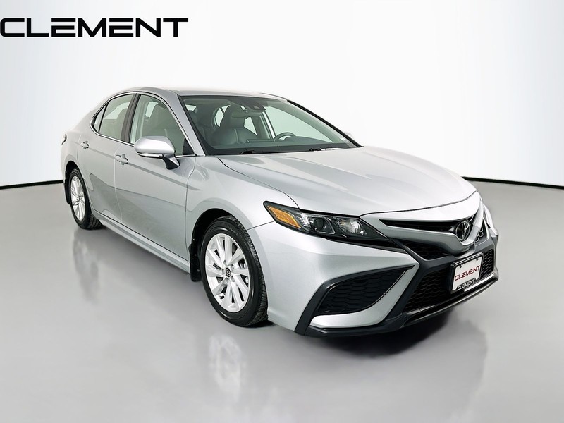 Toyota Camry Vehicle Full-screen Gallery Image 3
