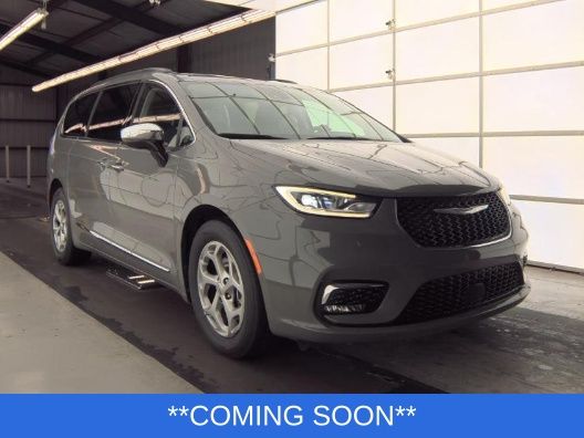 Chrysler Pacifica Vehicle Image 02