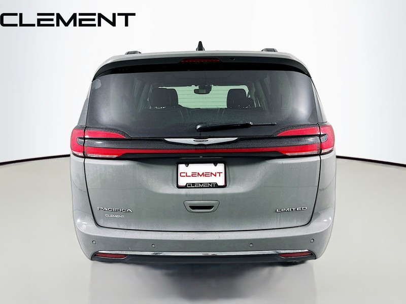 Chrysler Pacifica Vehicle Image 08