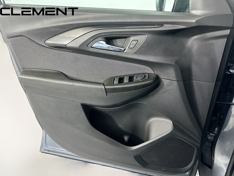 Chevrolet Trailblazer Vehicle Full-screen Gallery Image 26