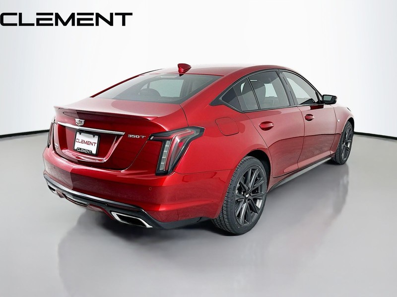 Cadillac CT5 Vehicle Full-screen Gallery Image 7