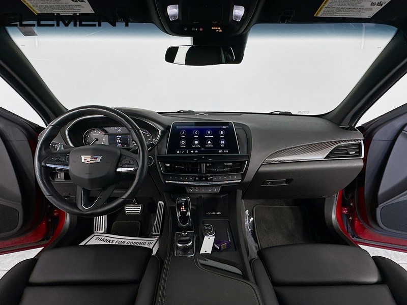 Cadillac CT5 Vehicle Full-screen Gallery Image 12