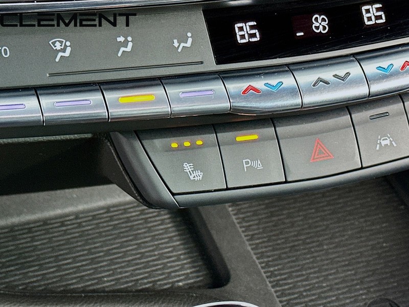 Cadillac CT5 Vehicle Full-screen Gallery Image 23